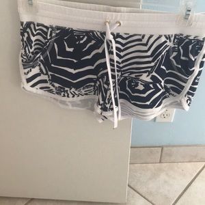 Lilly Pulitzer Chrissy beach shorts size small